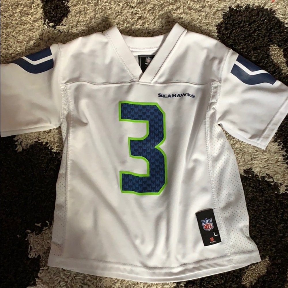 White Seahawks Russell Wilson jersey.